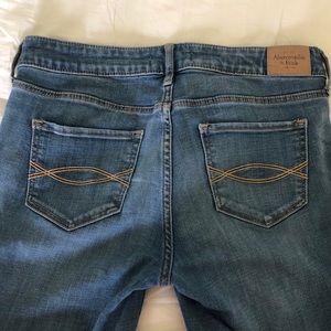 Abercrombie medium wash jeans